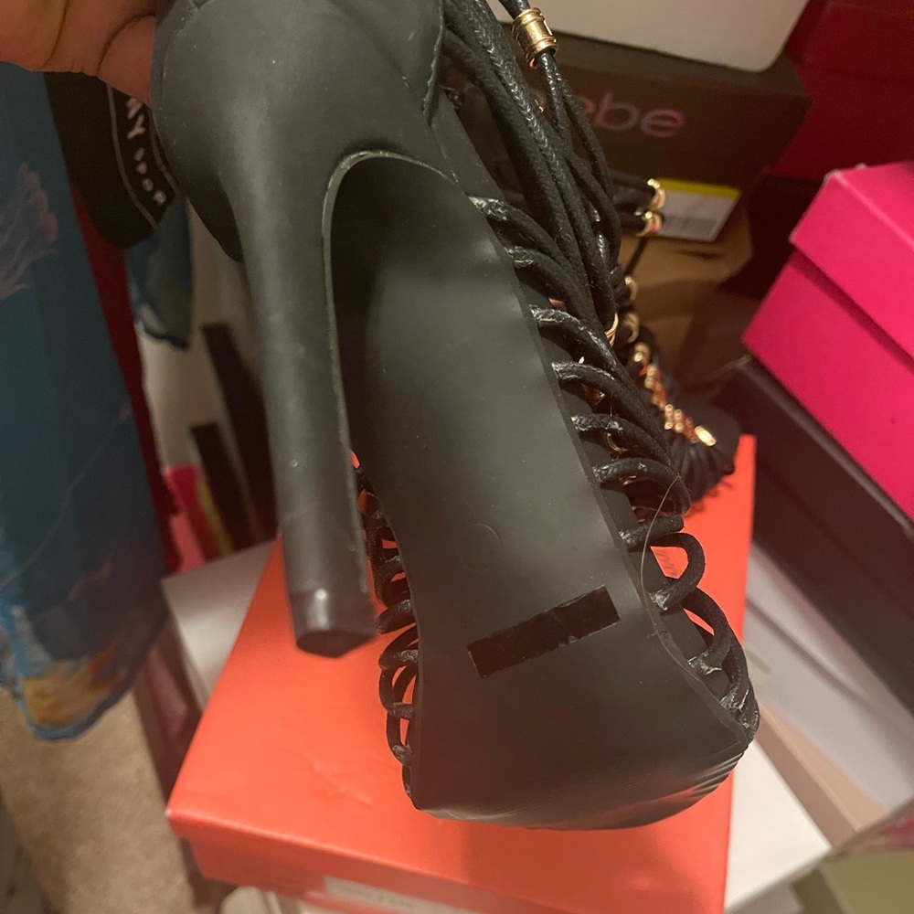Beautiful black! - Picture 2 of 4